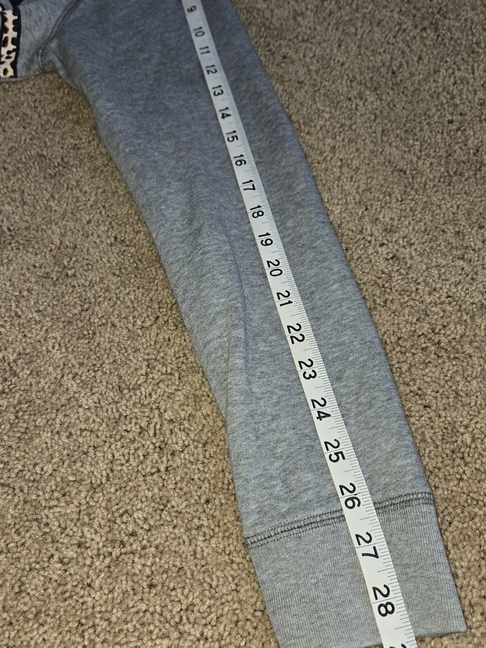 PINK Victoria's Secret Women Small Gray Leopard Animal Print Crewneck Sweatshirt - Picture 7 of 8